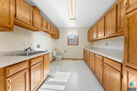 1409 E 17th St, Sioux Falls, SD 57104 photo 18