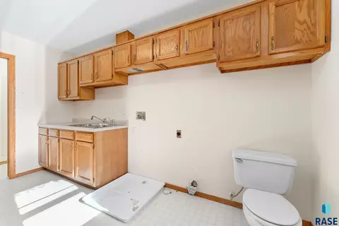 1409 E 17th St, Sioux Falls, SD 57104 photo 20