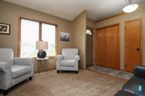 508 N Maple Ave, Brandon, SD 57005 photo 12