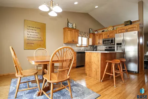 508 N Maple Ave, Brandon, SD 57005 photo 3