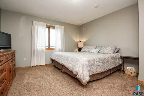 508 N Maple Ave, Brandon, SD 57005 photo 13