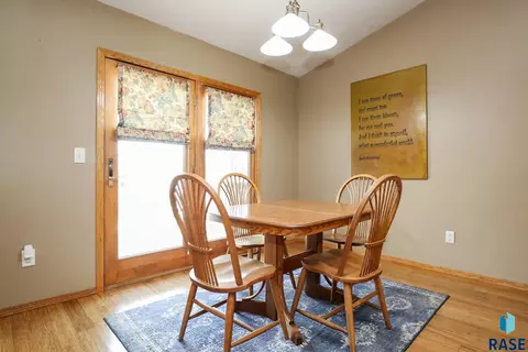 508 N Maple Ave, Brandon, SD 57005 photo 6