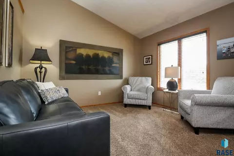 508 N Maple Ave, Brandon, SD 57005 photo 11