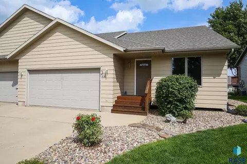 508 N Maple Ave, Brandon, SD 57005 photo 1