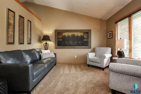 508 N Maple Ave, Brandon, SD 57005 photo 10