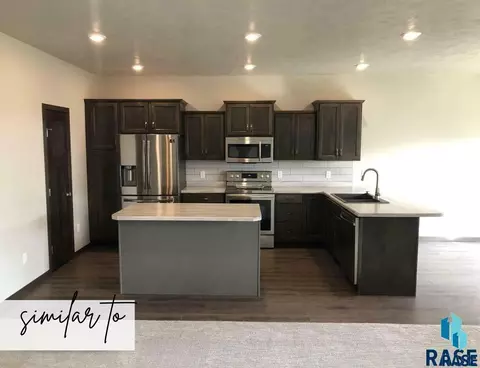9009 W 43rd St, Sioux Falls, SD 57106 photo 2