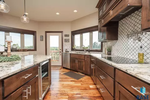 901 S 5th Ave, Brandon, SD 57005 photo 10