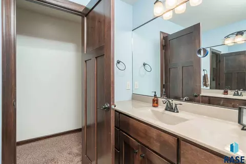901 S 5th Ave, Brandon, SD 57005 photo 30