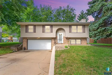 4405 S Marion Rd, Sioux Falls, SD 57106