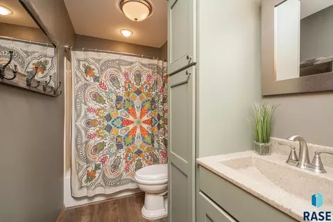 825 Atkins Dr, Tea, SD 57064 photo 9