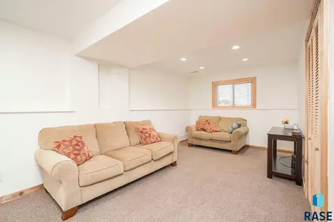 825 Atkins Dr, Tea, SD 57064 photo 11