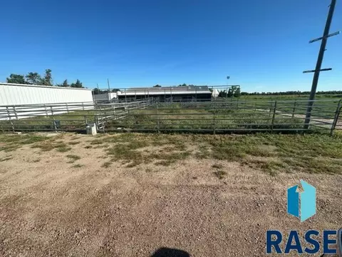 25358 404th Ave, Mitchell, SD 57301 photo 8