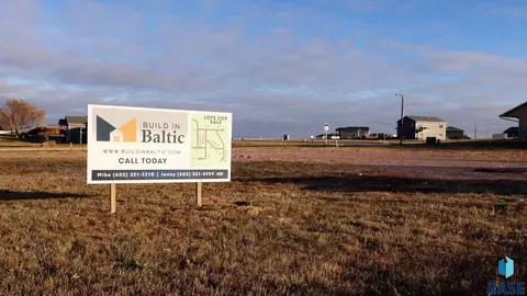 500 Kathryn Dr, Baltic, SD 57003 photo 1