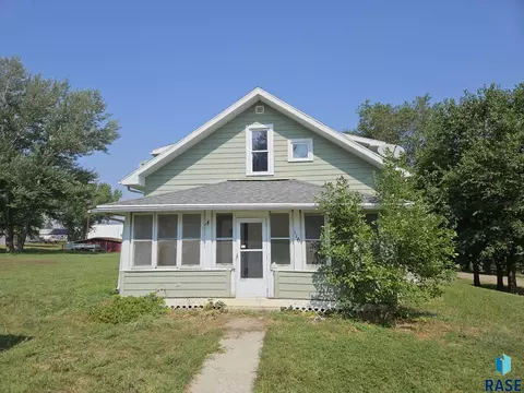 116 E Fifth St, Colome, SD 57528 photo 1