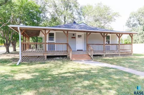 400 E 6th St, Bridgewater, SD 57319 photo 1