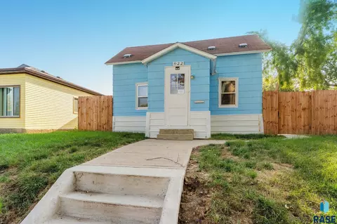 922 N Summit Avenue Ave, Sioux Falls, SD 57104
