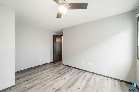 1720 E Tracy Ln, Sioux Falls, SD 57103 photo 22