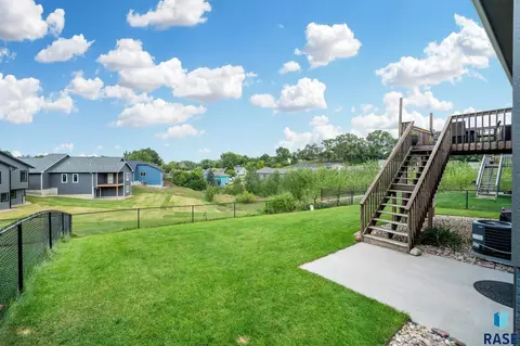 1720 E Tracy Ln, Sioux Falls, SD 57103 photo 25