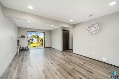 1720 E Tracy Ln, Sioux Falls, SD 57103 photo 17