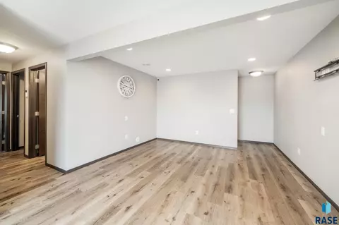 1720 E Tracy Ln, Sioux Falls, SD 57103 photo 18