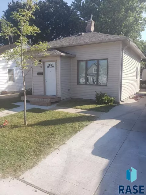 1122 N Minnesota Ave, Sioux Falls, SD 57104