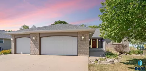 1305 Parkview Blvd, Brandon, SD 57005 photo 1