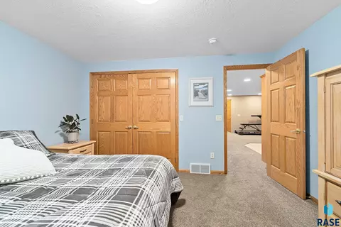 1305 Parkview Blvd, Brandon, SD 57005 photo 24
