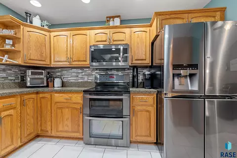 1305 Parkview Blvd, Brandon, SD 57005 photo 8