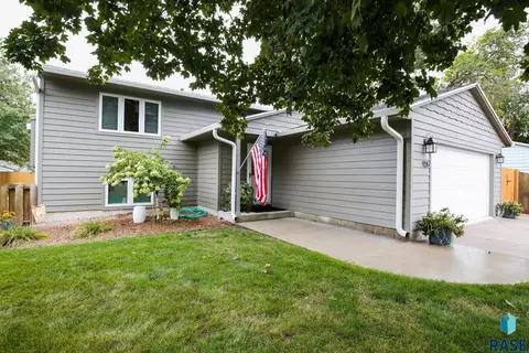 926 S Juneau Ln, Sioux Falls, SD 57106