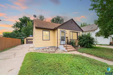 1311 E 6th St, Sioux Falls, SD 57103