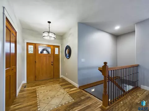 1720 S Parkview Blvd, Brandon, SD 57005 photo 3