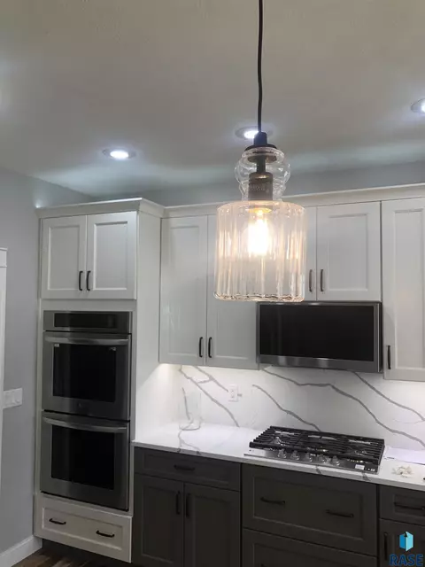 1720 S Parkview Blvd, Brandon, SD 57005 photo 9
