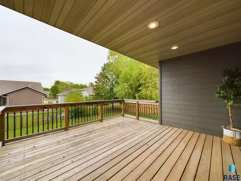 1720 S Parkview Blvd, Brandon, SD 57005 photo 17