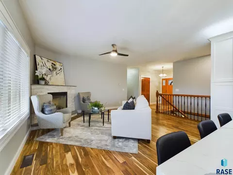1720 S Parkview Blvd, Brandon, SD 57005 photo 5