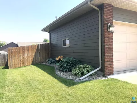1720 S Parkview Blvd, Brandon, SD 57005 photo 48