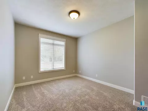 1720 S Parkview Blvd, Brandon, SD 57005 photo 27