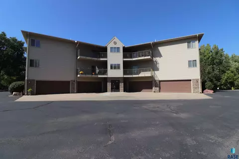 1641 S Cleveland Ave #301, Sioux Falls, SD 57103