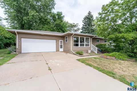 2405 S Marion Rd, Sioux Falls, SD 57106