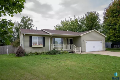 105 Ann Cir, Tea, SD 57064 photo 2