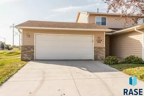 1903 S Sertoma Ave, Sioux Falls, SD 57106
