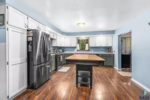 812 E 10th St, Dell Rapids, SD 57022 photo 18