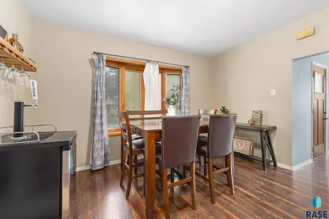 812 E 10th St, Dell Rapids, SD 57022 photo 10