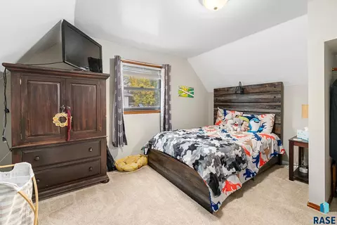 812 E 10th St, Dell Rapids, SD 57022 photo 35