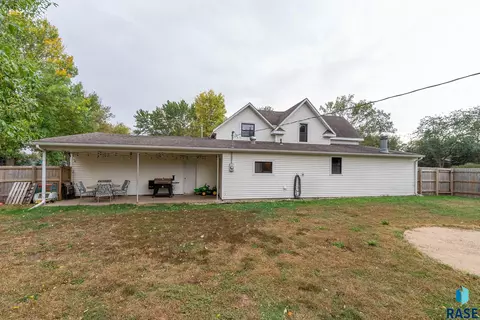 812 E 10th St, Dell Rapids, SD 57022 photo 49