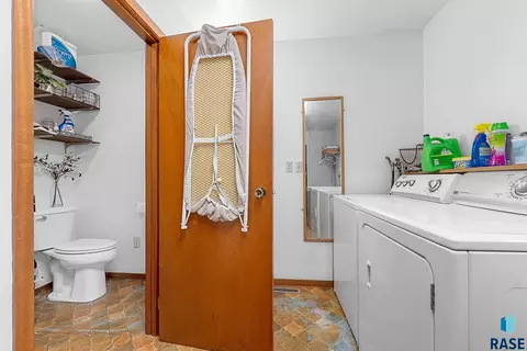 812 E 10th St, Dell Rapids, SD 57022 photo 22