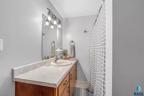 812 E 10th St, Dell Rapids, SD 57022 photo 29