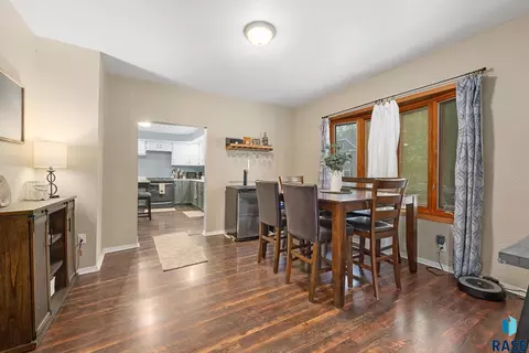 812 E 10th St, Dell Rapids, SD 57022 photo 9