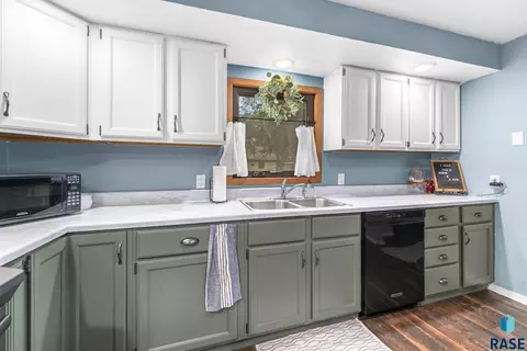 812 E 10th St, Dell Rapids, SD 57022 photo 15