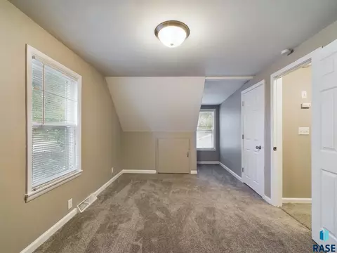 1910 E 7th St, Sioux Falls, SD 57103 photo 13
