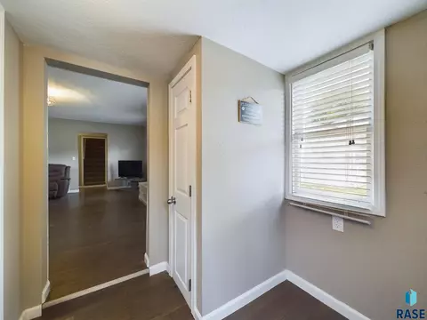 1910 E 7th St, Sioux Falls, SD 57103 photo 12